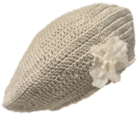 Gehaakte kinderbaret June - beige