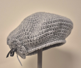 Gehaakte kinderbaret ac Noor 12 - grijs