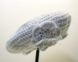Gehaakte kinderbaret Noor 12 - wit