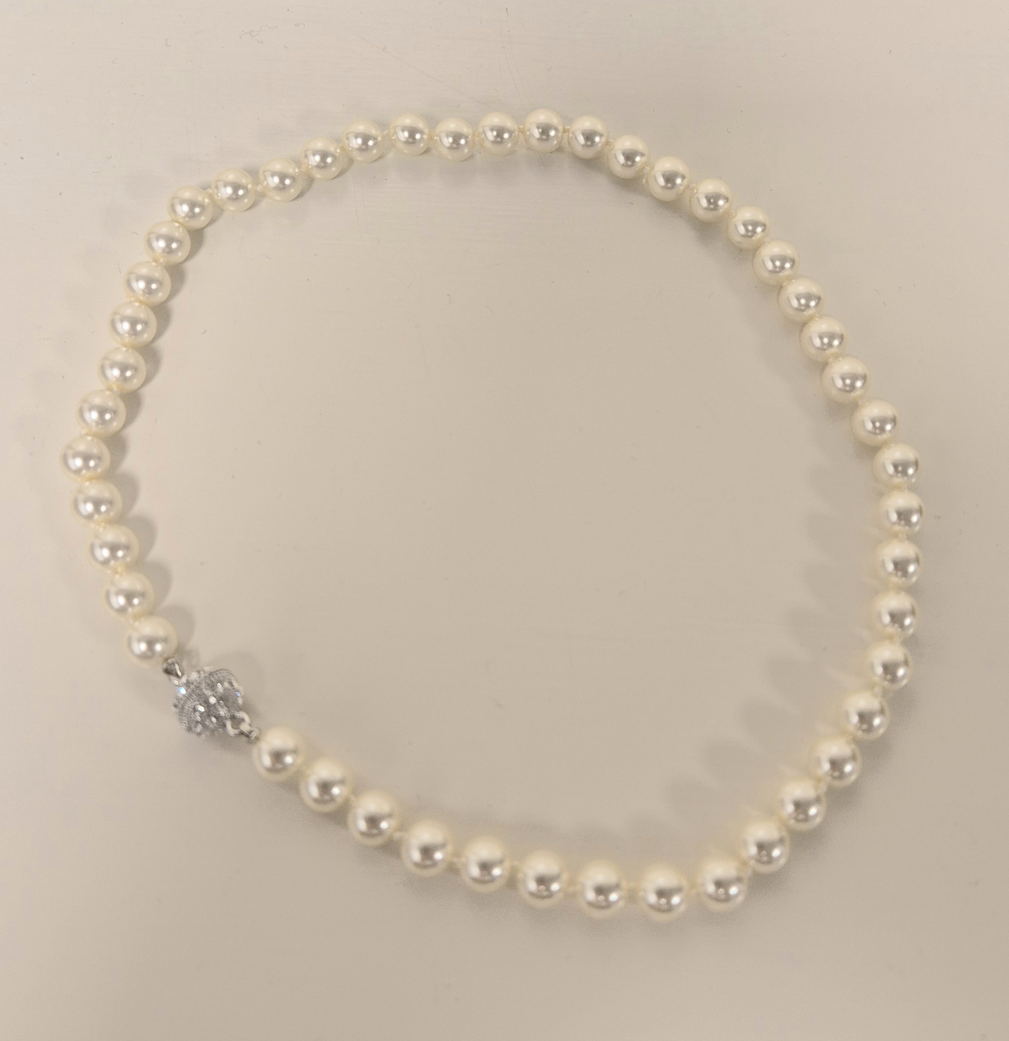 Parelketting met magneetsluiting art. 1354 - offwhite/zilverkleur