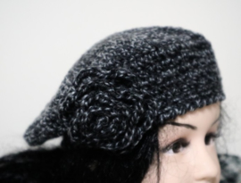 Gehaakte kinderbaret Estelle 13 - grijs gemêleerd