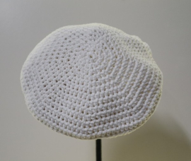 Gehaakte kinderbaret Noor 12 - offwhite