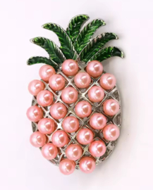 Broche Pineapple art. 2587 -goudkleur/roze