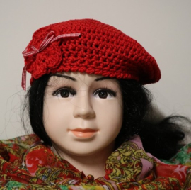 Gehaakte kinderbaret Noor 12 - rood