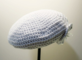 Gehaakte kinderbaret Noor 12 - wit