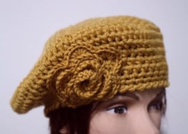 Gehaakte kinderbaret Sofie 12 - okergeel