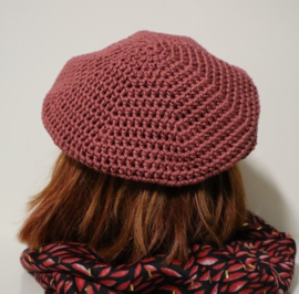 Gehaakte kinderbaret Noor 12 - marsala rood