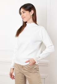 JH fijngebreide trui met volant art. 6915 - offwhite
