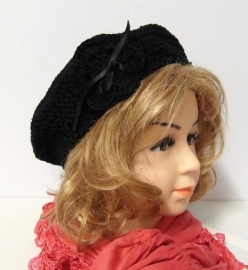 Gehaakte kinderbaret Noor 12 - zwart