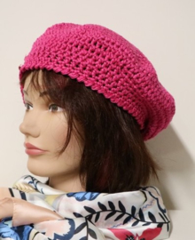 Gehaakte kinderbaret Noor 12 - fuchsia