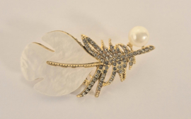 Broche art. Blad art. 4043 - goudkleur/offwhite