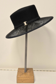 Weba Hats dameshoed Wol/Sinamay art. 1209 - zwart