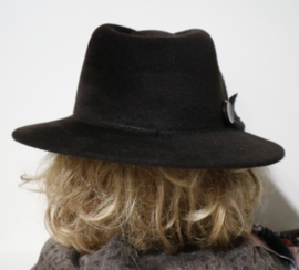 Weba Hats dameshoed velours art. 910 - donkerbruin