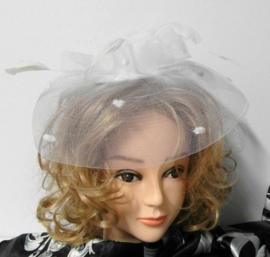 BWS fascinator/haargarnering art.  B-23 - wit