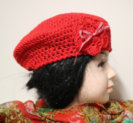 Gehaakte kinderbaret Noor 12 - rood