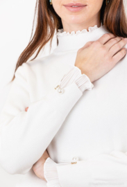 JH fijngebreide trui met volant art. 6915 - offwhite