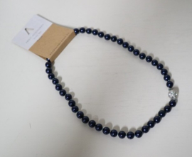 Parelketting met magneetsluiting art. 1354 - donkerblauw/zilverkleur