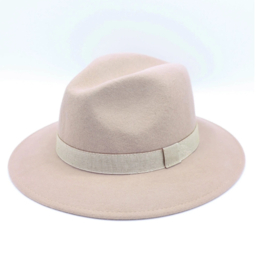 Beige / camel / cognac
