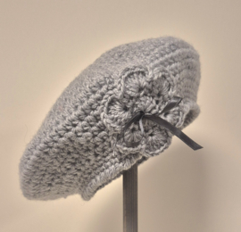 Gehaakte kinderbaret ac Noor 12 - grijs