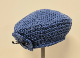 Gehaakte kinderbaret Noor 12 - jeansblauw