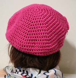 Gehaakte kinderbaret Noor 12 - fuchsia