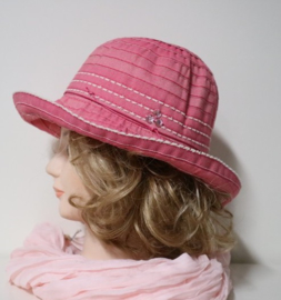 Gebeana zonnehoedje art. 861-157 - fuchsia