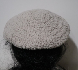 Gehaakte kinderbaret Kim 8 - beige/kitt