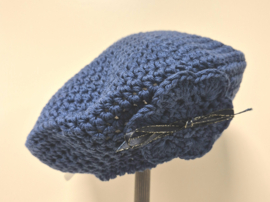 Gehaakte kinderbaret Noor 12 - jeansblauw