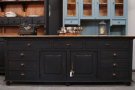 Robuuste doorleefde dressoir black industrieel