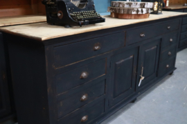 Robuuste doorleefde dressoir black industrieel