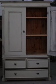 Houten vintage linnenkast Scandinavisch