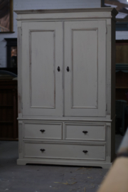 Houten vintage linnenkast Scandinavisch