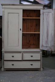 Houten vintage linnenkast Scandinavisch