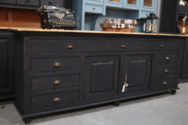 Robuuste doorleefde dressoir black industrieel