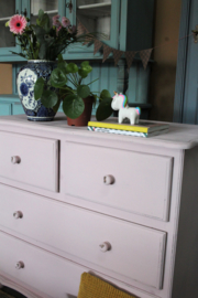 Ladekast oud roze