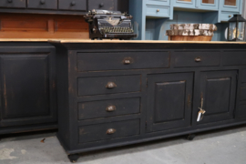 Robuuste doorleefde dressoir black industrieel