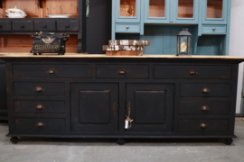 Robuuste doorleefde dressoir black industrieel