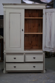 Houten vintage linnenkast Scandinavisch