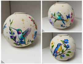 urn met vogels en bloemen