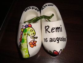Geboorteklompjes voor Remi