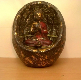 Boeddha in ei (rood-goud)