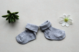 Licht grijze baby  sokken met naam 86/92
