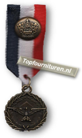 Medaille blauw wit rood met adelaar in krans