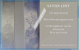 Satijnlint Wit  met bloemen 15mm (Michelle 5746)