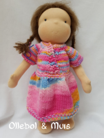 Handgestricktes Kleid für Waldorfpuppe von 38-42 cm