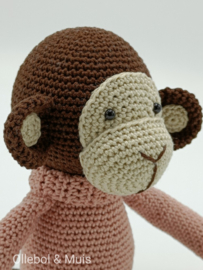 Crochet monkey rose