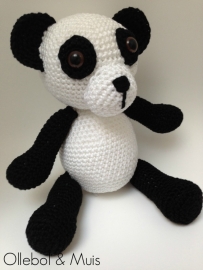 Crochet panda