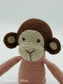Crochet monkey rose