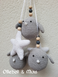 crochet birds and stars for music mobile