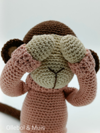 Crochet monkey rose